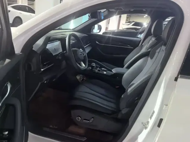 Geely Xingyue L — Фото автомобиля 15