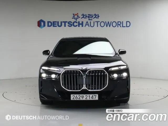BMW 7-Series — Фото автомобиля 3