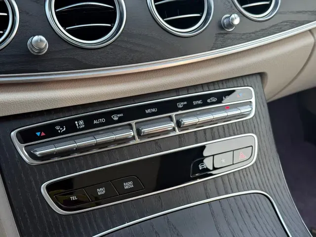 Mercedes-Benz E-Class — Фото автомобиля 14