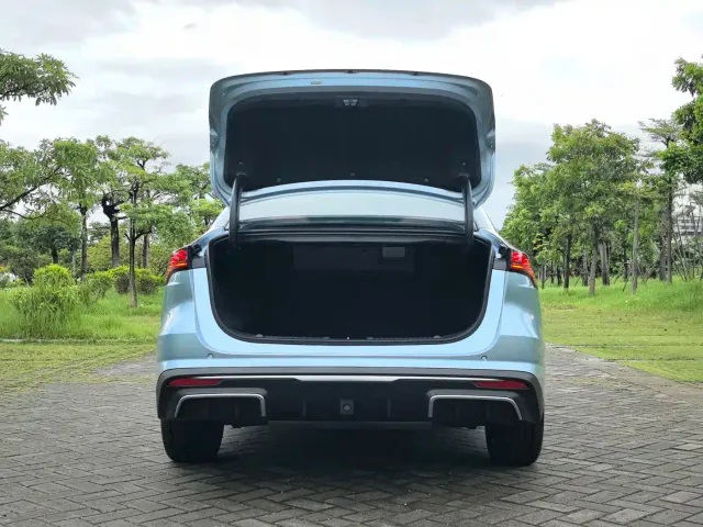 Geely Galaxy L6 — Фото автомобиля 8