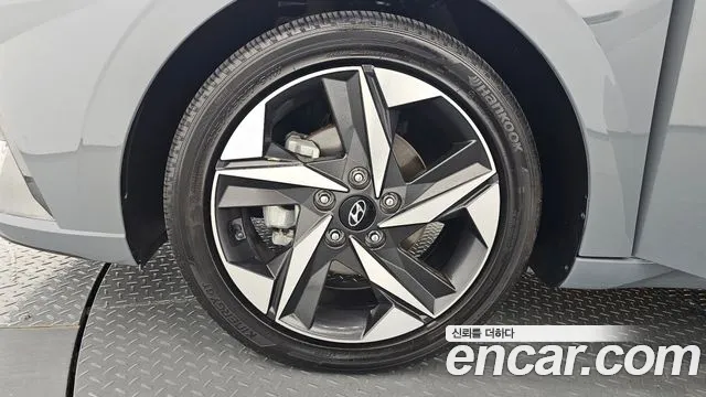 Hyundai AVANTE Avante (CN7) — Фото автомобиля 5