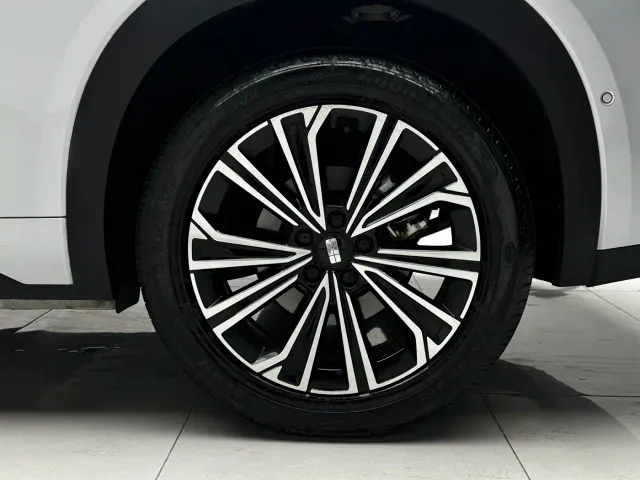 Geely Galaxy Starship 7 EM-i — Фото автомобиля 19