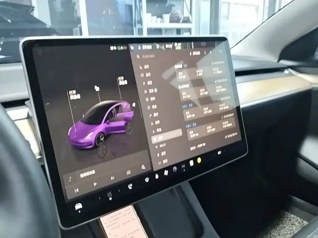 Tesla Model 3 — Фото автомобиля 8