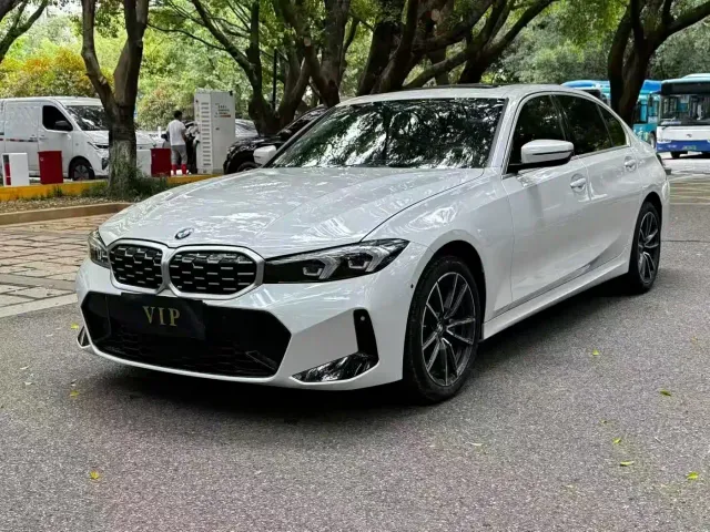 Фотография автомобиля — BMW 3 Series