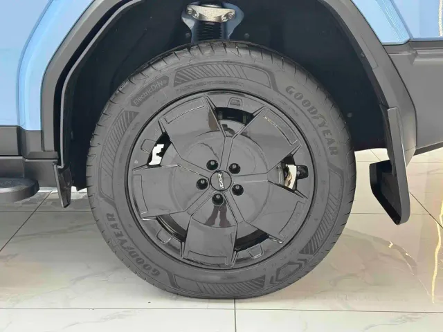 iCAR V27 — Фото автомобиля 15