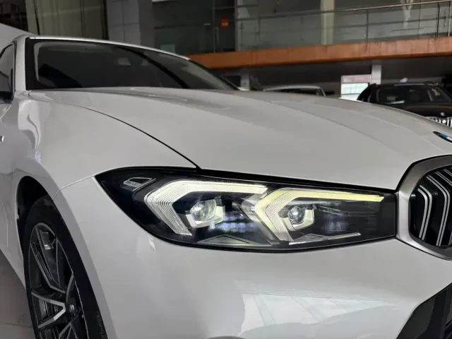 BMW 3 Series — Фото автомобиля 6