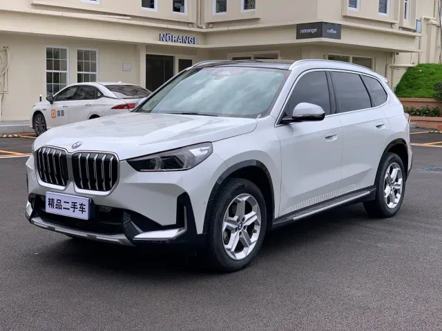 Фотография автомобиля — BMW X1
