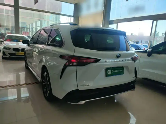 Toyota Granvia — Фото автомобиля 4