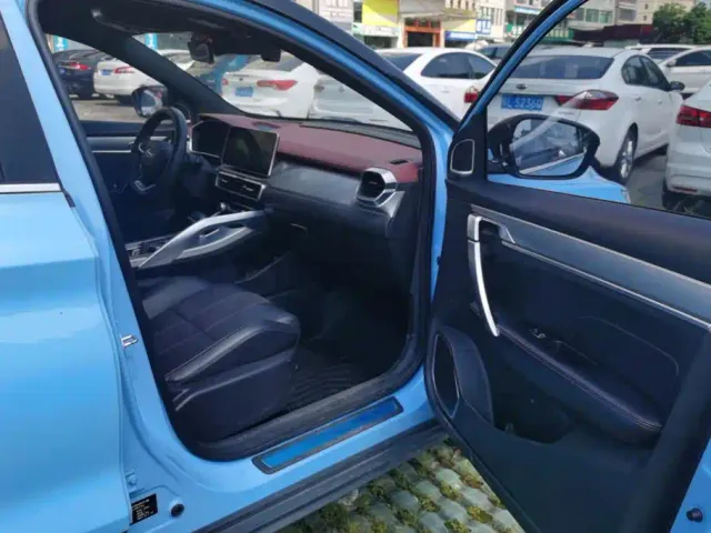 Geely Binyue — Фото автомобиля 8