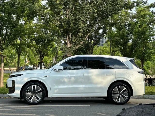 Li Auto L6 — Фото автомобиля 4