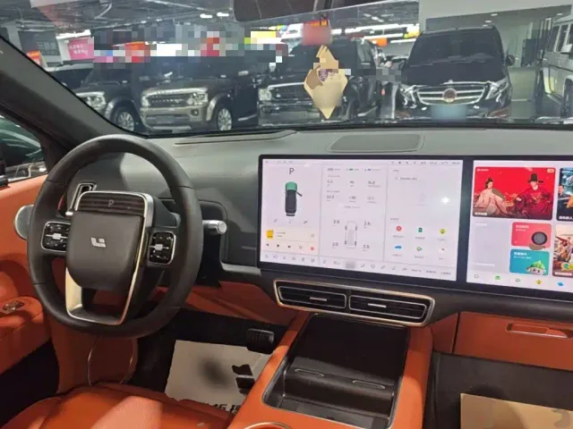 Li Auto L8 — Фото автомобиля 9