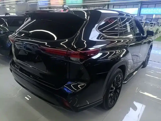 Toyota Highlander — Фото автомобиля 6