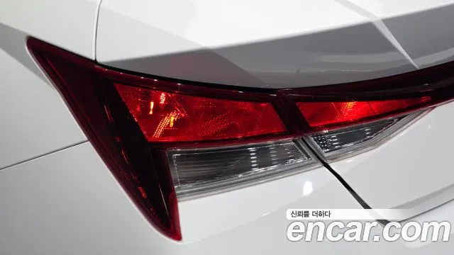 Hyundai Avante — Фото автомобиля 8