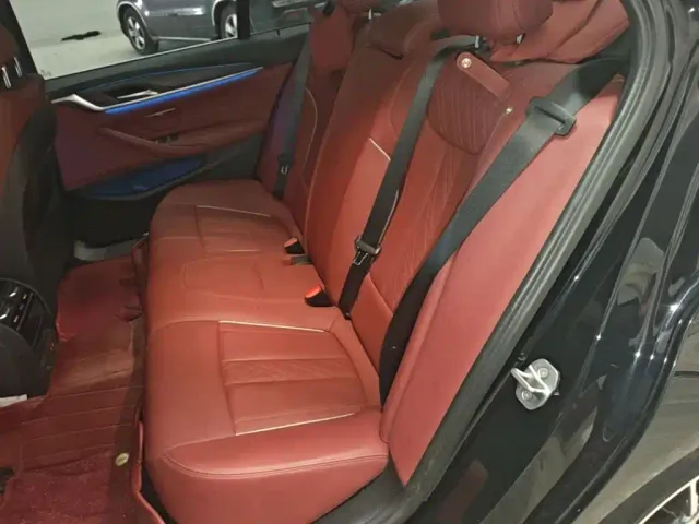BMW 5 Series — Фото автомобиля 16