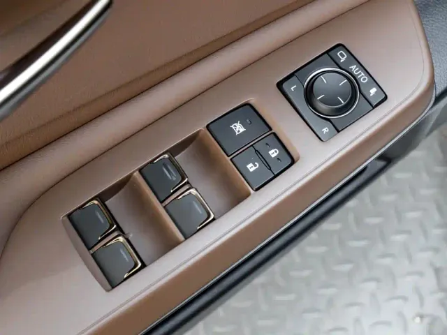 Lexus ES — Фото автомобиля 25
