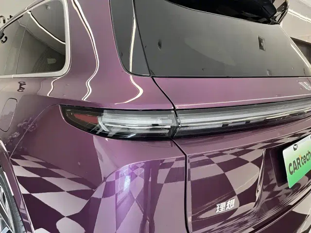 Li Auto L9 — Фото автомобиля 10