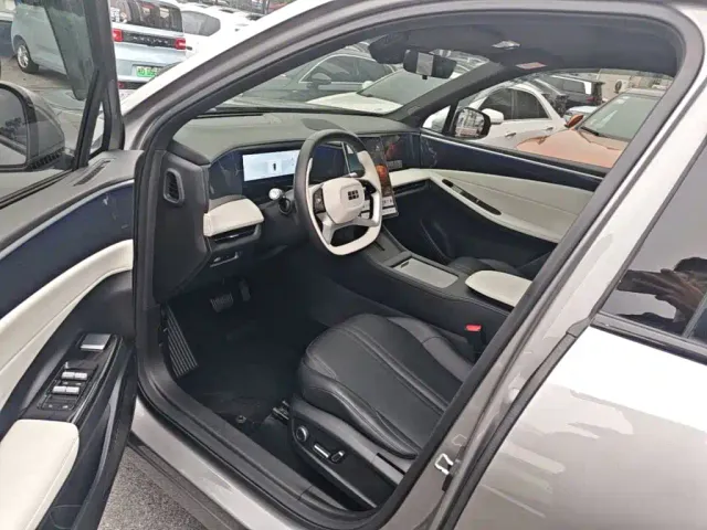 Geely Galaxy L7 — Фото автомобиля 14