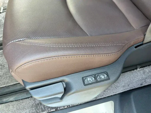 Toyota Sienna — Фото автомобиля 11