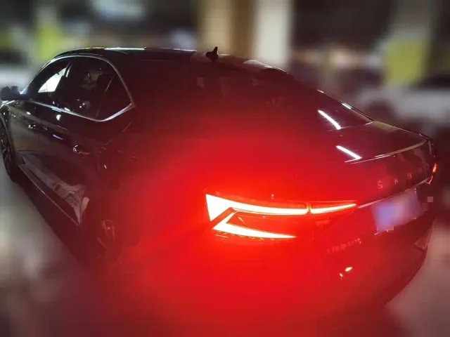 Skoda Superb — Фото автомобиля 4