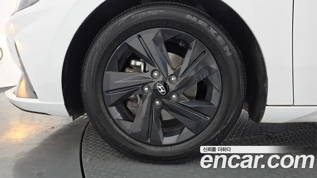 Hyundai AVANTE Avante (CN7) — Фото автомобиля 5