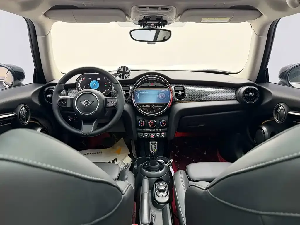 MINI MINI 2022 Facelift 1.5T COOPER Classic — Фото автомобиля 13