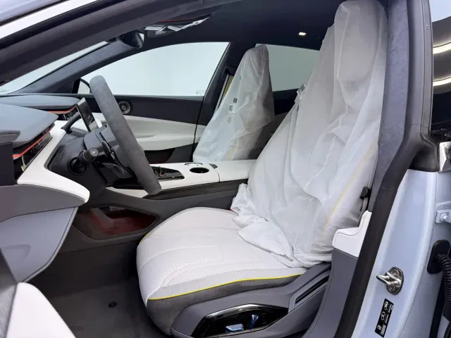 Lotus Emeya — Фото автомобиля 11