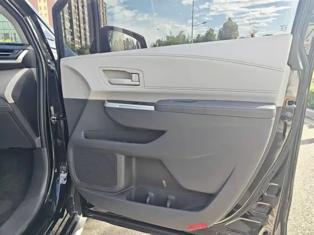 Toyota Granvia — Фото автомобиля 13