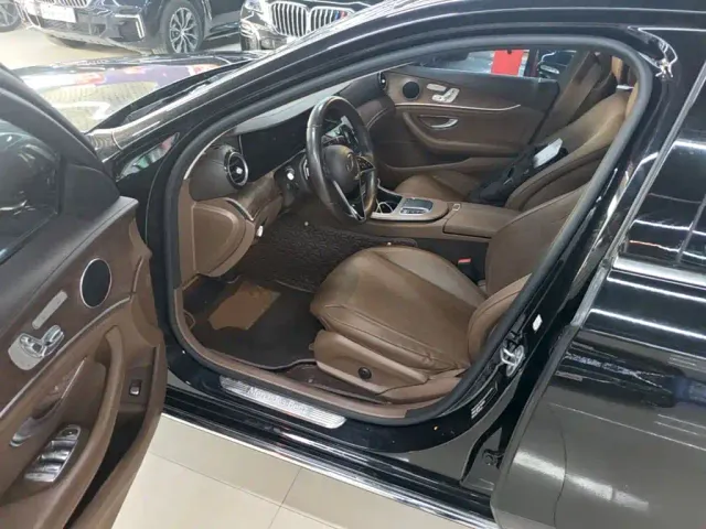 Mercedes-Benz E-Class — Фото автомобиля 15