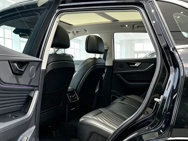 Hongqi HS5 — Фото автомобиля 5