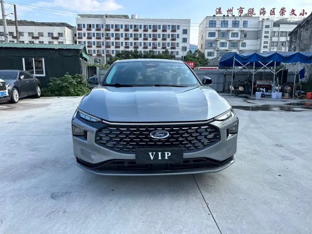 Ford Mondeo — Фото автомобиля 6