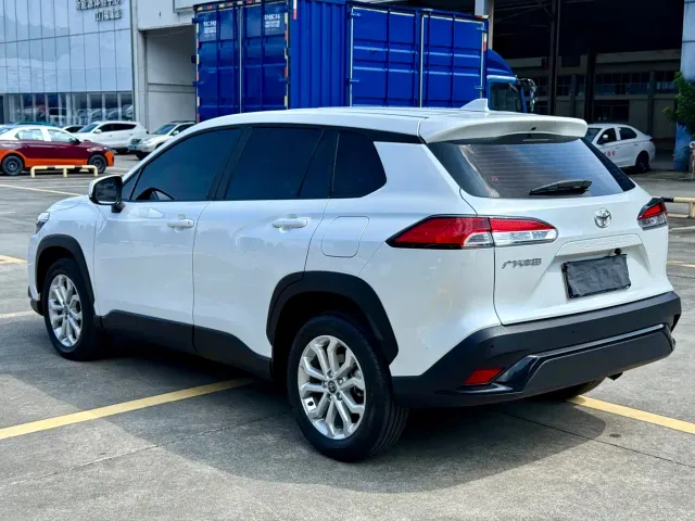 Toyota Frontlander — Фото автомобиля 6