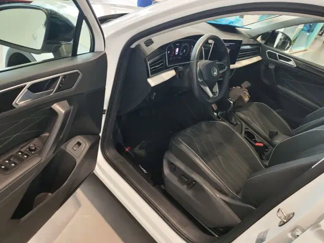 Volkswagen Tiguan L — Фото автомобиля 15