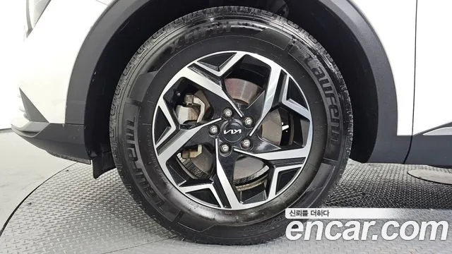Kia Sportage Sportage 5-е поколение Бензин 1.6 турбо 2WD — Фото автомобиля 5