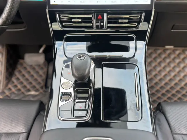GAC Trumpchi M8 — Фото автомобиля 12