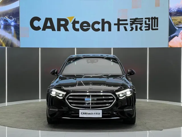 Mercedes-Benz E-Class — Фото автомобиля 2