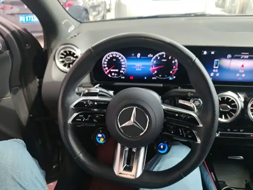 Mercedes-Benz Mercedes-Benz GLA AMG 2024 AMG GLA 35 4MATIC — Фото автомобиля 10