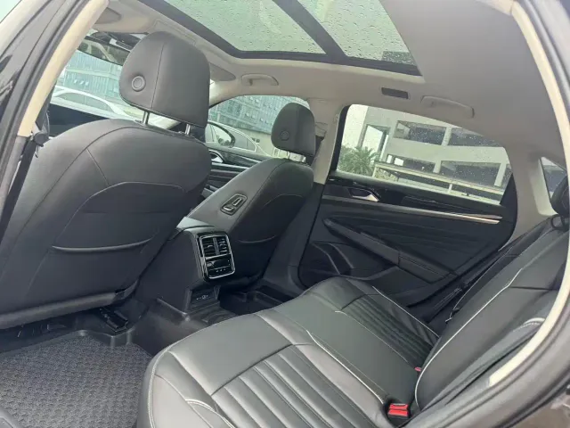 Volkswagen Passat — Фото автомобиля 6
