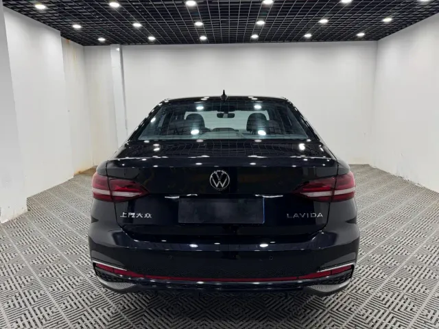 Volkswagen Lavida — Фото автомобиля 8