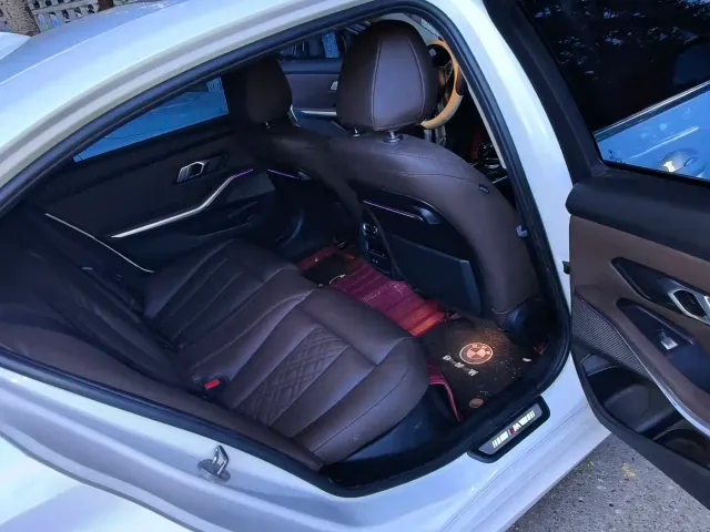 BMW 3 Series — Фото автомобиля 16