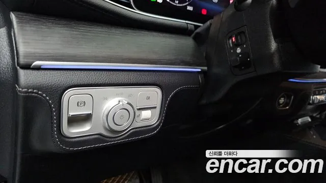 Mercedes-Benz GLE-Class — Фото автомобиля 26