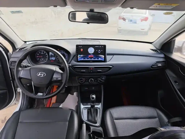 Hyundai Elantra — Фото автомобиля 9