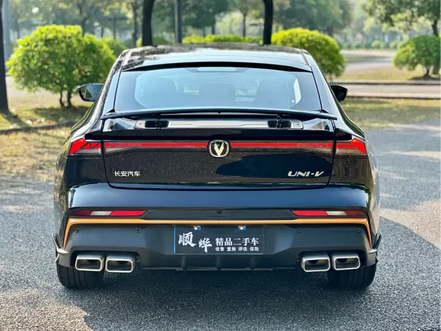 Changan UNI-V — Фото автомобиля 8