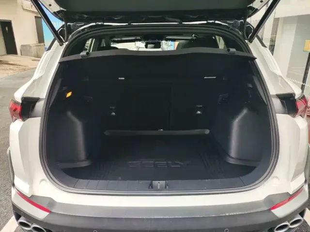 Geely Binyue — Фото автомобиля 18