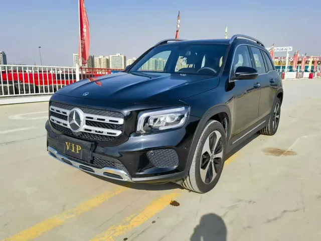 Фотография автомобиля — Mercedes-Benz GLB-Class