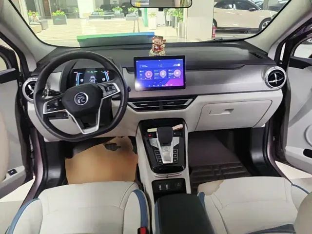 BYD Yuan Pro — Фото автомобиля 9