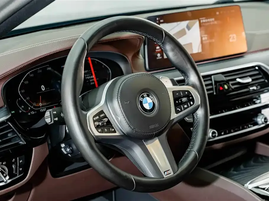 BMW BMW 5 Series 2022 Facelift 530Li Leading M Sport Package — Фото автомобиля 10