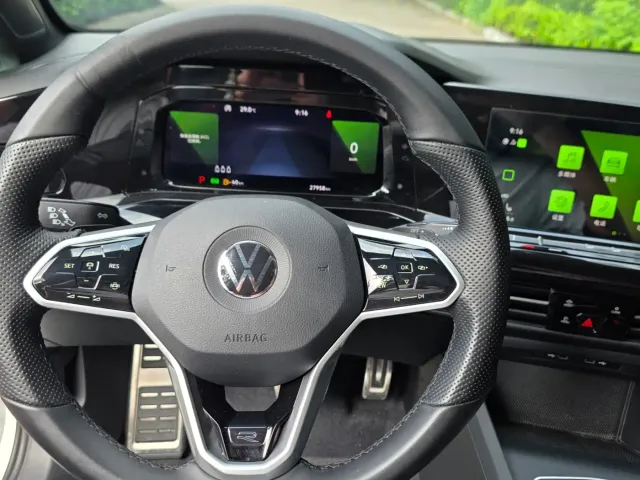 Volkswagen Golf — Фото автомобиля 6
