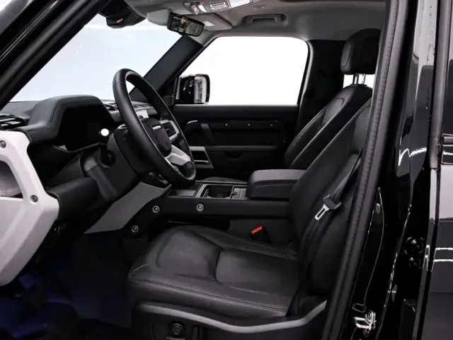 Land Rover Defender — Фото автомобиля 14