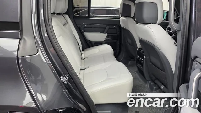 Land Rover Defender Defender (L663) 110 P300 X-Dynamic SE — Фото автомобиля 12