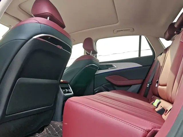 Hongqi H5 — Фото автомобиля 5